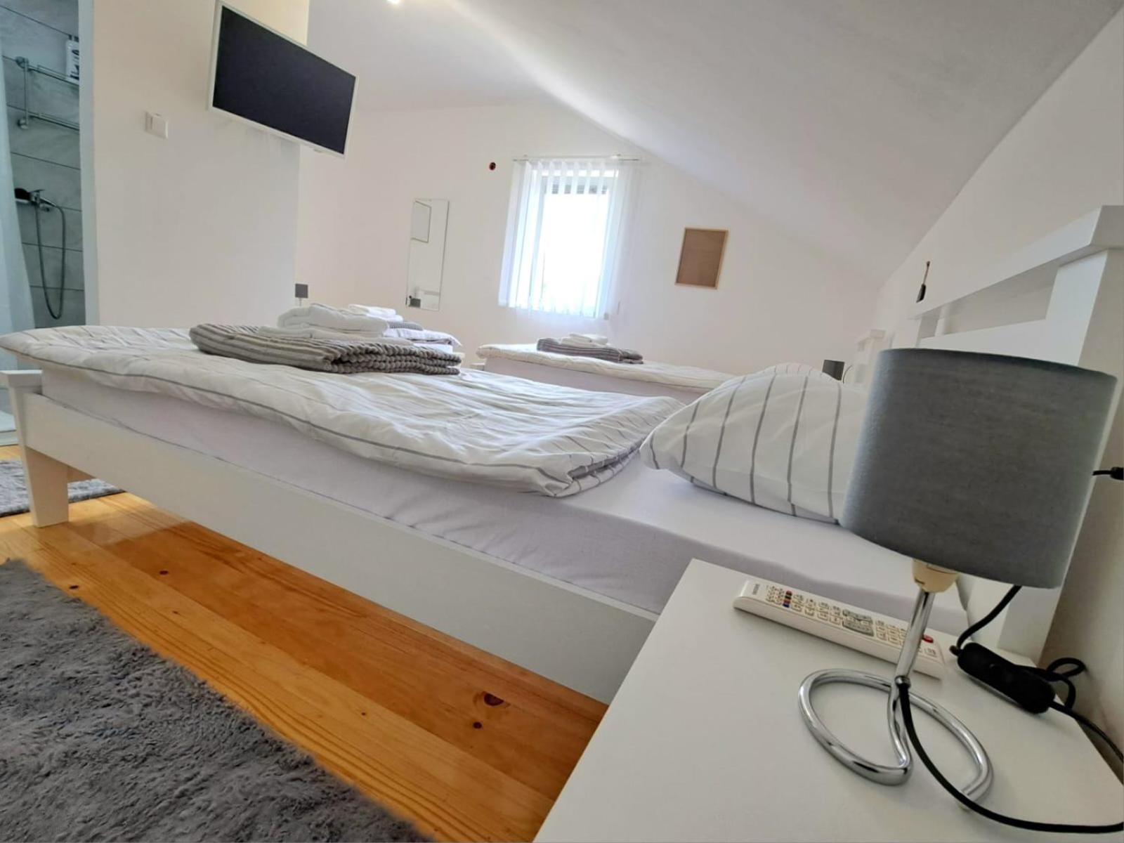 Bed and Breakfast Sobe Zizi Яйце Экстерьер фото